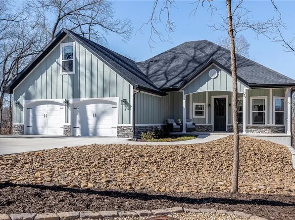 3 Greenlaw Ln, Bella Vista, AR 72715
