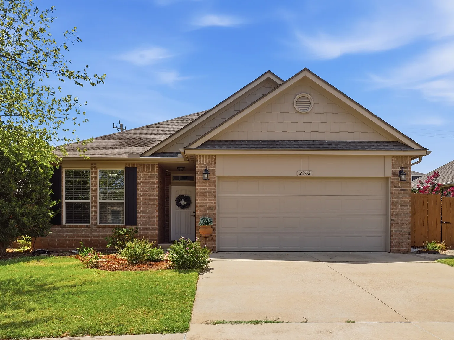 3 bed, 1580 sqft, $3,000 — Photo 2