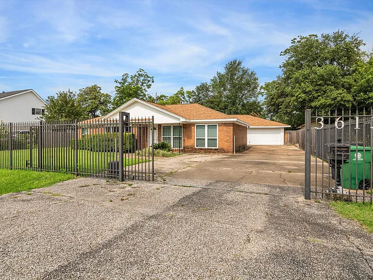 3613 Lazy Spring Dr — Photo 22