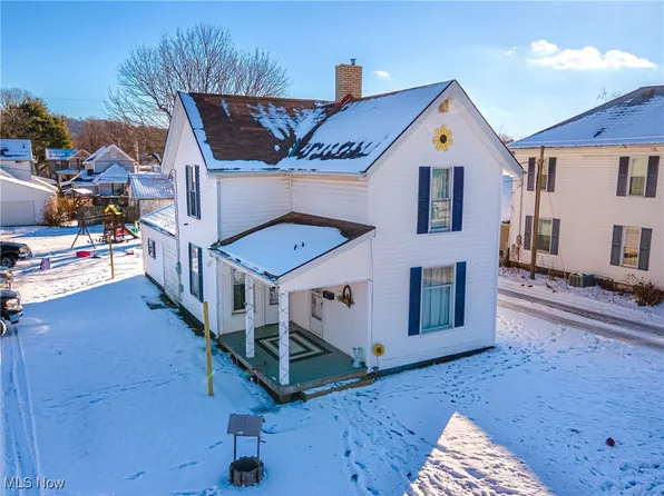 618 S 8th St, Coshocton, OH 43812