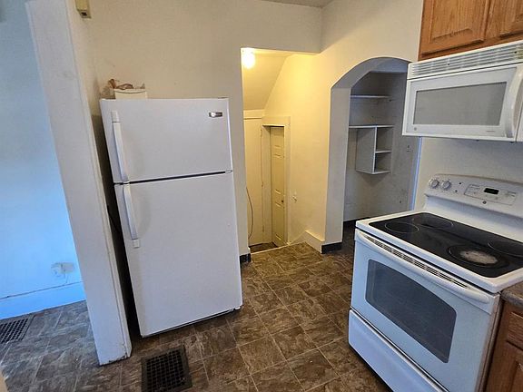5th image of 4144 Saint Martins Pl
