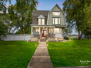 115 E Taylor St, Grant Park, IL