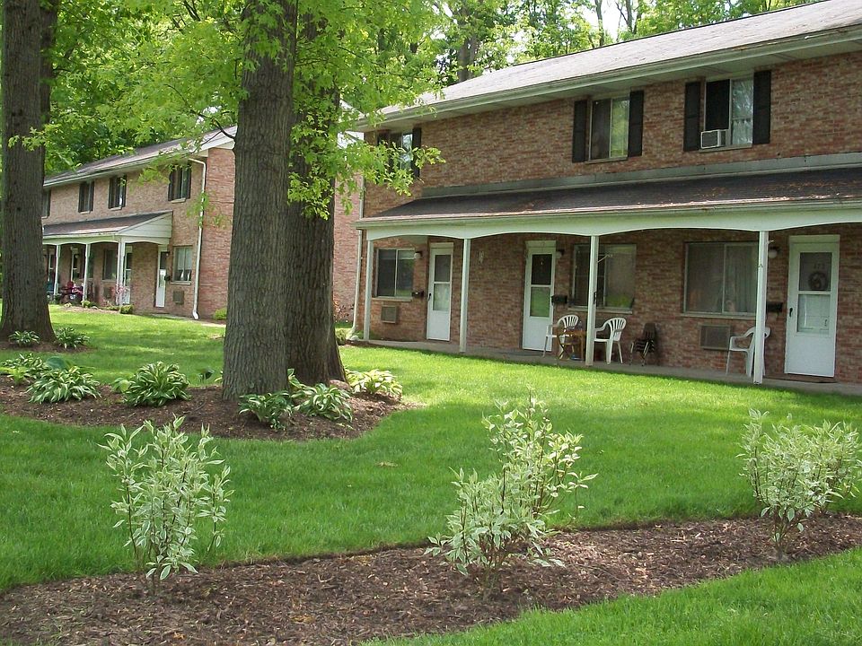 2nd image of 482 Laurel Dr