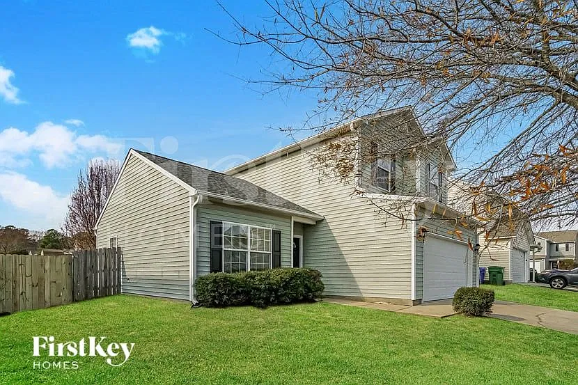 3 bed, 2.5 bath, 1560 sqft, $1,675 — Photo 2