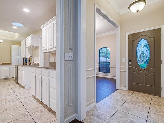 3rd image of 6717 Sweetwater Dr