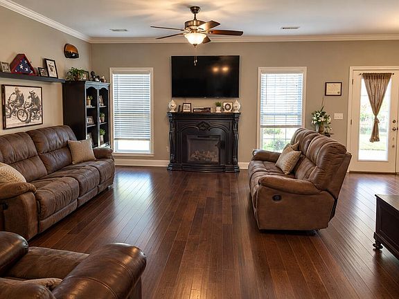 3rd image of 108 Orchard Park