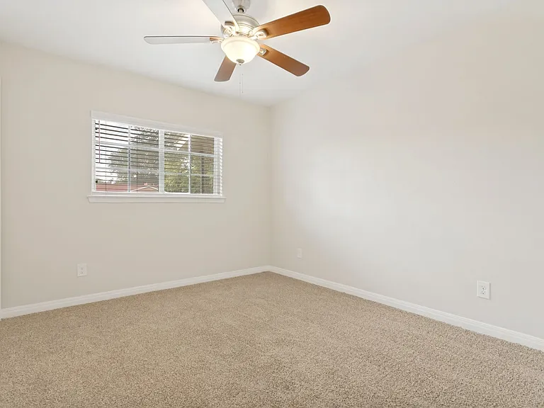 163 Antrim Dr — Photo 21