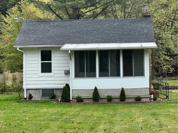 8775 Woodland Dr, Youngstown, OH 44514