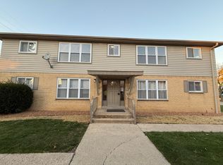 3203 S 99th St #4, Milwaukee, WI 53227