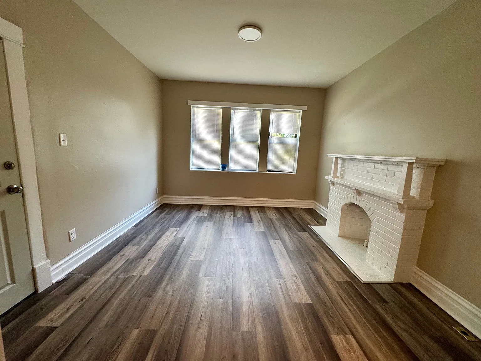 1 bed, 725 sqft, $1,195 — Photo 2