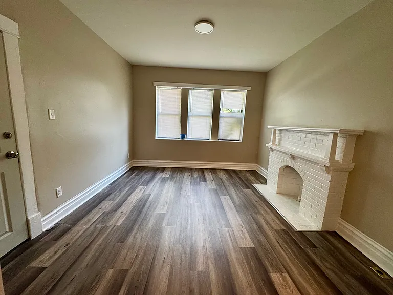 4139 Lafayette Ave #1W — Photo 2