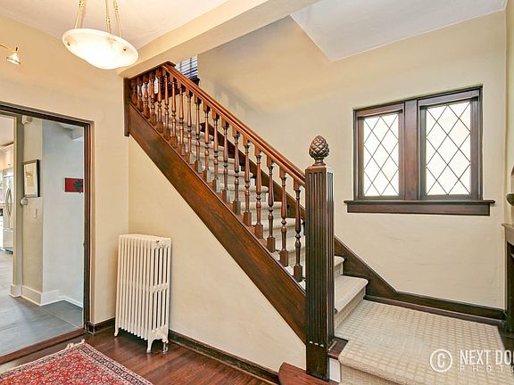 3rd image of 1862 Sherman St SE