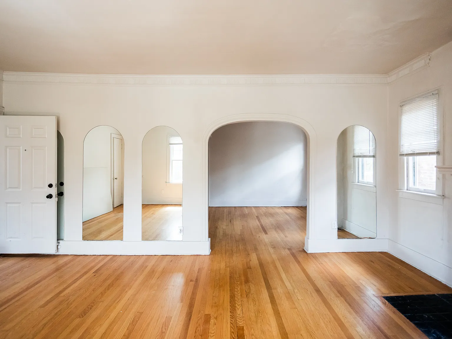 3 bed, $1,300 — Photo 3