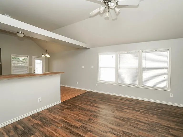 8826 Tucker St — Photo 5