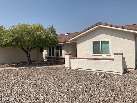 3rd image of 3724 Mission Dr S