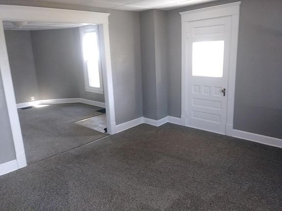 4th image of 360 Woods Ave
