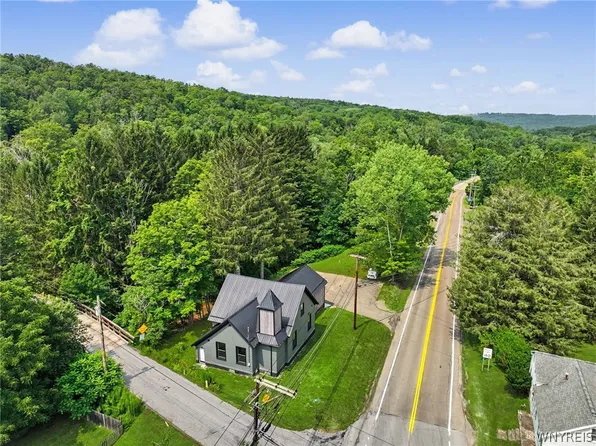 9386 State Rd, Colden, NY 14033