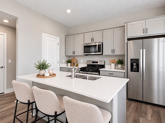 3rd image of 573 Greywood Blvd SW
