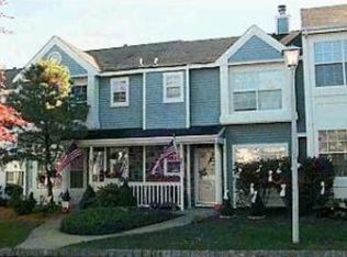 18 Jodhpur Ct, Tinton Falls, NJ 07753