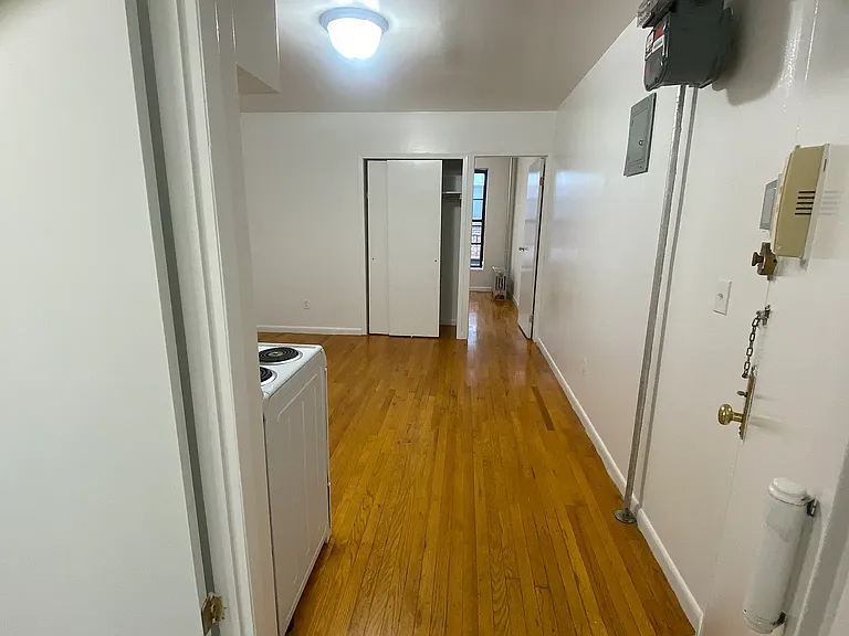 416 W 56th St #15 — Photo 7