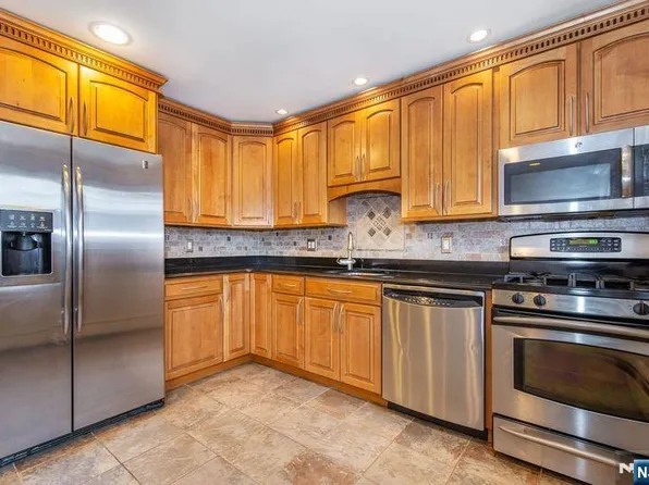1247 Valley Rd #A, Wayne, NJ 07470