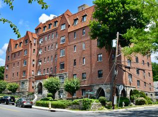 22 Latimer Ln #2B, Bronxville, NY 10708