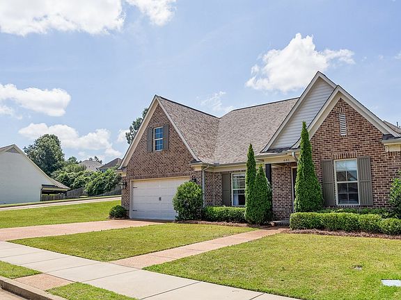 3rd image of 681 Centerpointe Cv