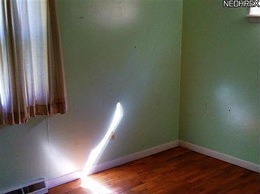 5th image of 18 Lincoln St