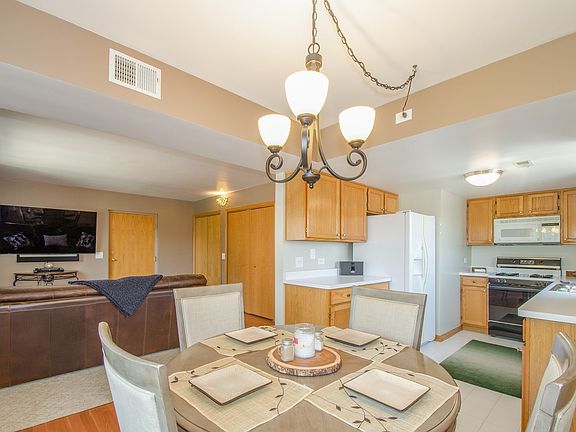 4th image of 6877 N Overhill Ave APT 43