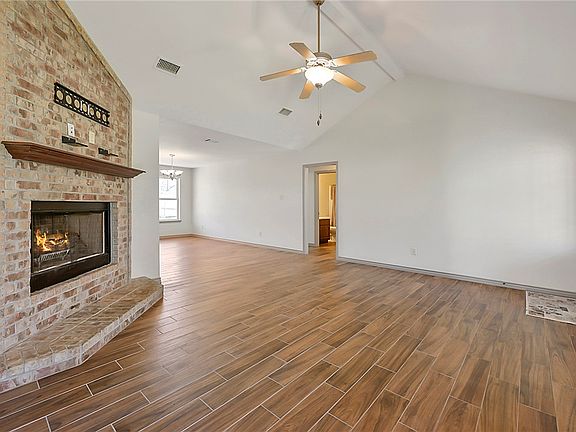 5th image of 102 N Moore St