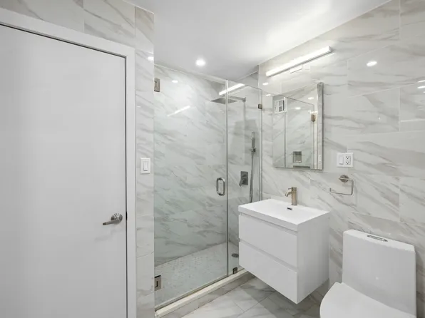 150 East 27th Street image 4 of 11