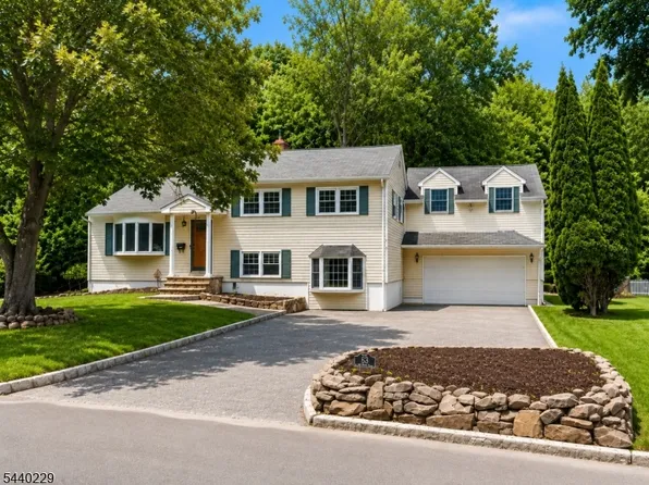 63 Edgewood Dr, Florham Park Boro, NJ 07932