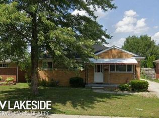 8515 Helen St, Center Line, MI 48015