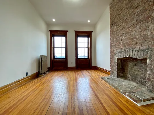 Rented by Bohemia Realty Group | media 11