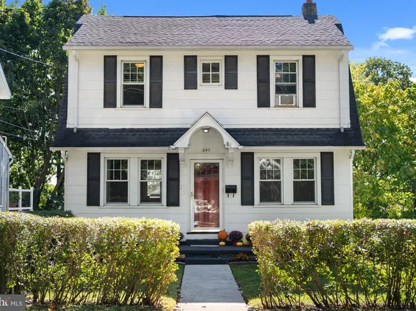 241 Edge Hill Rd, Glenside, PA 19038
