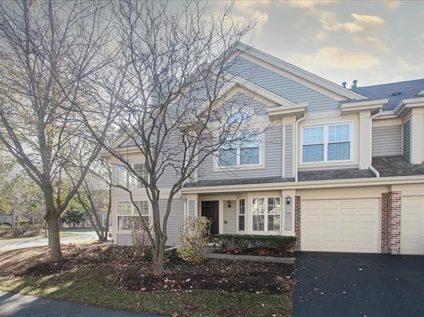 717 Deep Wood Ct, Elk Grove Village, IL 60007