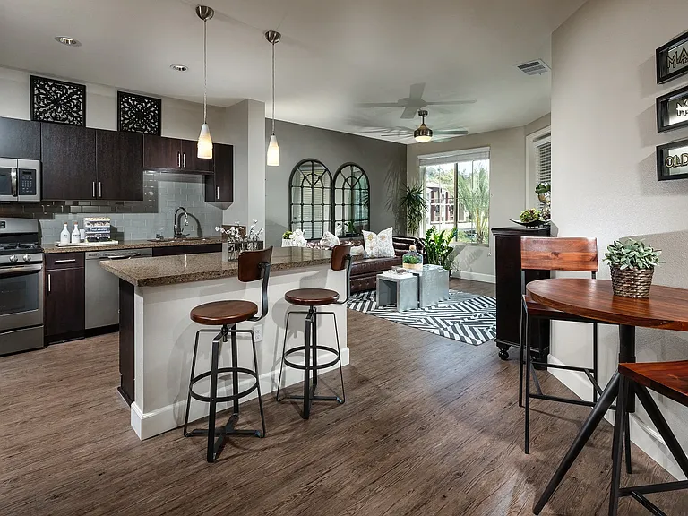 Ave_5_Adagio_Model_Dining_Room_Mission Viejo