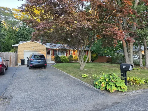 139 Parkside Avenue, Miller Place, NY 11764