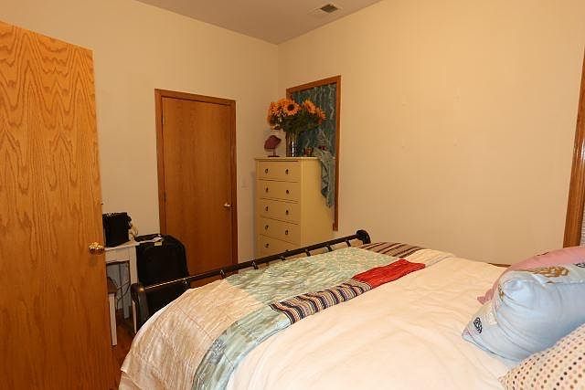 1st image of 844 W Buckingham Pl #One