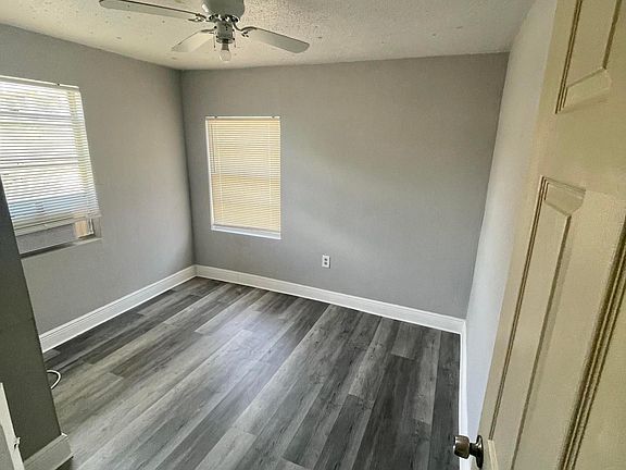 2nd image of 711 Avenue E APT 3