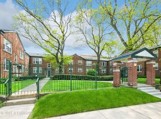 2419 W Fitch Ave #1, Chicago, IL 60645