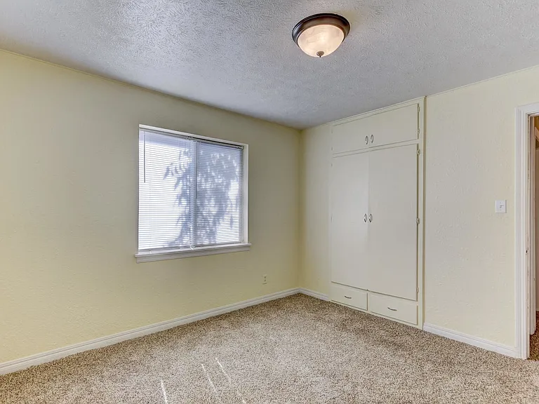 4172 NW 23rd St — Photo 5