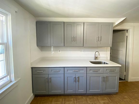 3rd image of 184 Church St #3