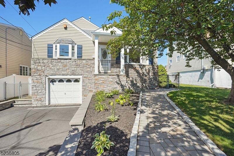 1st image of 60 Allan Dr