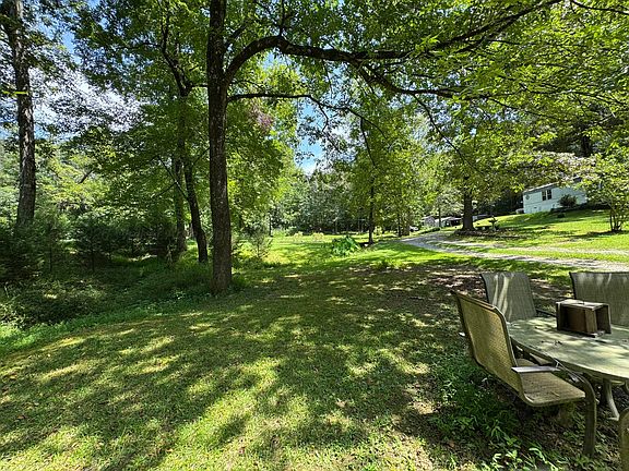 5th image of 586 Beltona Ln