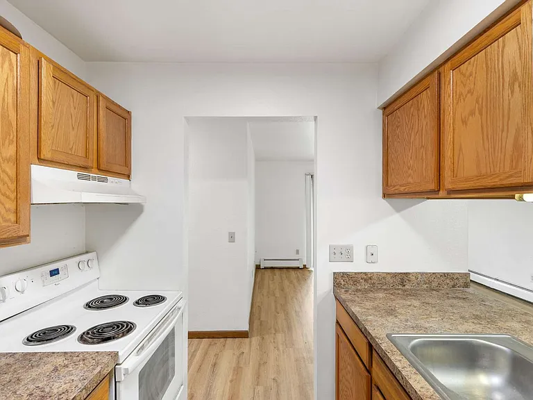 York Hills Apartments ( York Hills Apts LLC) — Photo 24