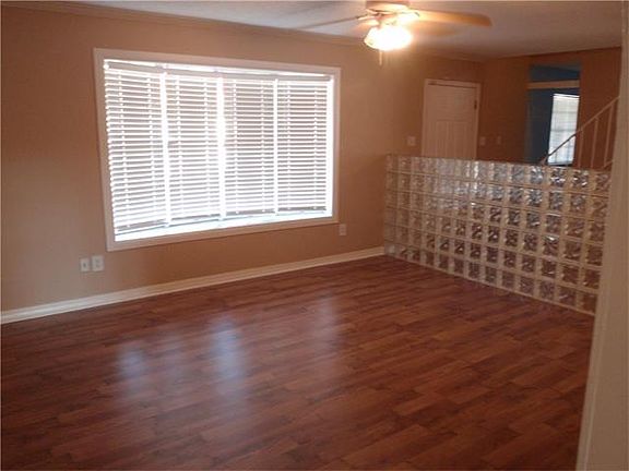 3rd image of 1824 Acadia Dr