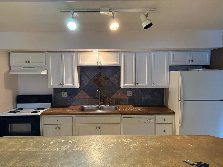 837 S 5th St #11 — Photo 1