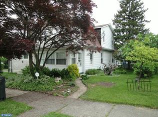 21 Intervilla Ave, West Lawn, PA 19609