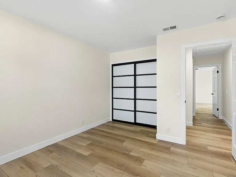 1217 Monte Vista Dr — Photo 5